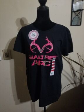 Realtree women's graphic tee